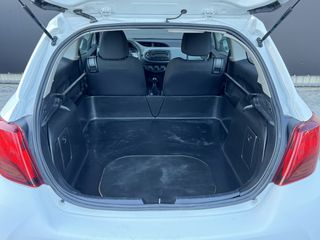 Toyota Yaris 2015 VAN 1,4 DIESEL-thumb-17