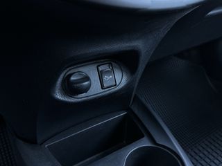 Toyota Yaris 2015 VAN 1,4 DIESEL-thumb-22