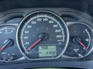 Toyota Yaris 2015 VAN 1,4 DIESEL-thumb-24