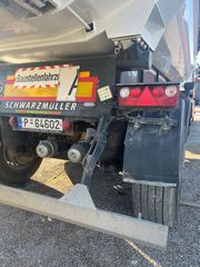 Ανατροπή Schwarzmüller 2012 Ανατροπή σηκώνει δύο τεμπέληδες-thumb-20