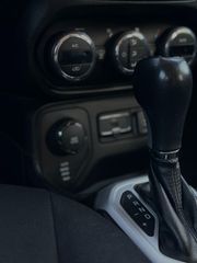 Jeep Renegade 2016 AUTOMATIC NAVI 4X4 LIMITED EDITION-thumb-26