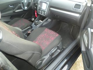 Volkswagen Scirocco 2009-thumb-9