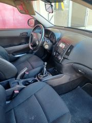 Hyundai i 30 2009 1.4-thumb-2