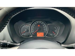 Toyota Yaris 2015 LIVE-thumb-12