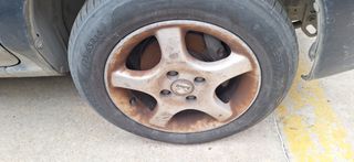Mazda Demio (1300cc)-thumb-5