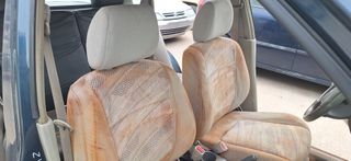 Mazda Demio (1300cc)-thumb-12