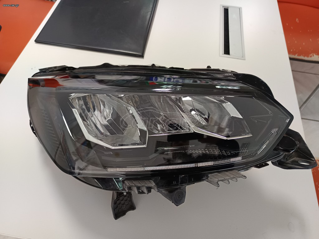 ΦΑΝΟΣ ΕΜΠΡΟΣ ΔΕΞΙΑ PEUGEOT 2008 MOD 2020