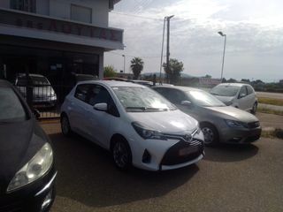 Toyota Yaris 2015-thumb-1