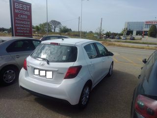 Toyota Yaris 2015-thumb-2