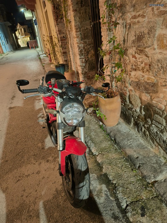 Ducati Monster 696 2010
