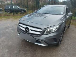 Mercedes-Benz GLA 180 2017-thumb-1
