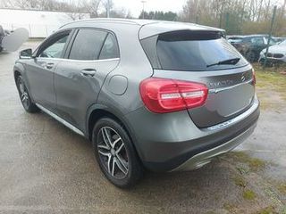 Mercedes-Benz GLA 180 2017-thumb-2