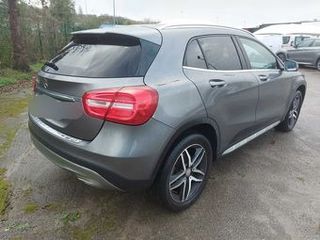 Mercedes-Benz GLA 180 2017-thumb-4