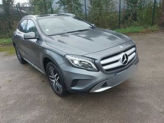 Mercedes-Benz GLA 180 2017-thumb-5