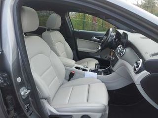 Mercedes-Benz GLA 180 2017-thumb-7