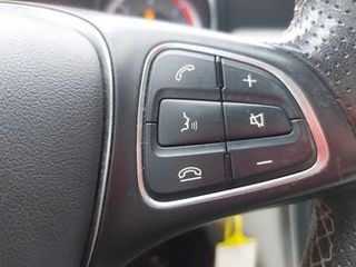 Mercedes-Benz GLA 180 2017-thumb-21