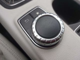 Mercedes-Benz GLA 180 2017-thumb-22