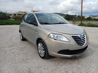 Lancia Ypsilon 2014-thumb-2