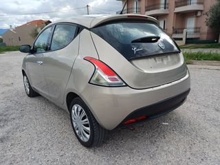 Lancia Ypsilon 2014-thumb-12