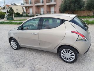 Lancia Ypsilon 2014-thumb-15