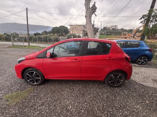 Toyota Yaris 2017 FULL EXTRA-thumb-3