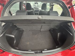 Toyota Yaris 2017 FULL EXTRA-thumb-16