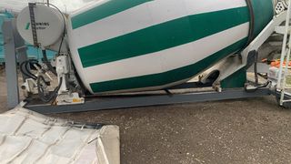 Ανατρεπόμενο Για Containers Με Βραχίονες 2009 SCHWING STETTER Μπετονιέρα Γάντζος