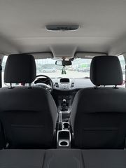 Ford Fiesta 2016-thumb-5