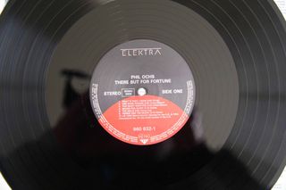 PHIL OCHS-THERE BUT FOR FORTUNE(2LP)-thumb-5