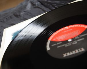 PHIL OCHS-THERE BUT FOR FORTUNE(2LP)-thumb-8