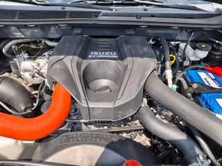 Isuzu D-Max 2016 LS  2,5 NAVI- ΔΕΡΜΑ- KLIMA -ΑΥΤΟΜΑΤΟ...ΑΡΙΣΤΟ!!!!!!!-thumb-6