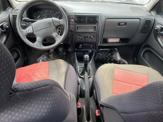 Volkswagen Polo 1998-thumb-5