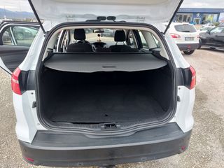 Ford Focus 2018-thumb-8