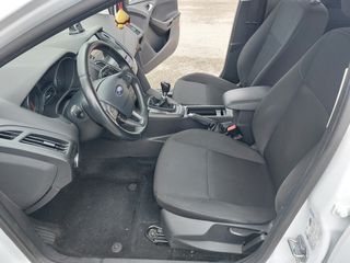 Ford Focus 2018-thumb-10