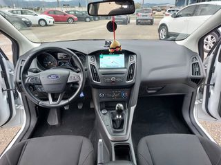 Ford Focus 2018-thumb-12