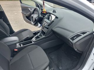 Ford Focus 2018-thumb-17