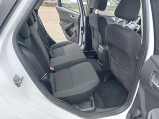 Ford Focus 2018-thumb-18