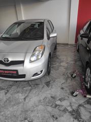 Toyota Yaris 2011-thumb-2