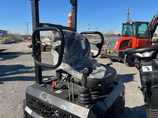 Φορτωτής Με Λάστιχα 2025 KUBOTA D1105-thumb-7