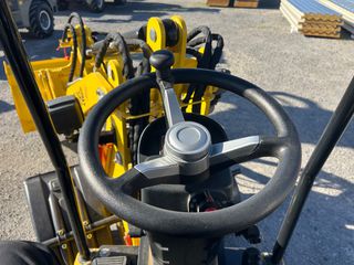 Φορτωτής Με Λάστιχα 2025 KUBOTA D1105-thumb-6