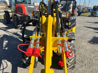 Φορτωτής Με Λάστιχα 2025 KUBOTA D1105-thumb-11