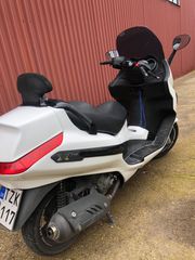 Piaggio XEvo 250 2015-thumb-3