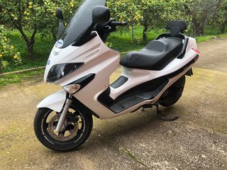Piaggio XEvo 250 2015-thumb-7