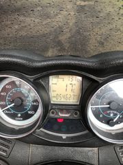 Piaggio XEvo 250 2015-thumb-12