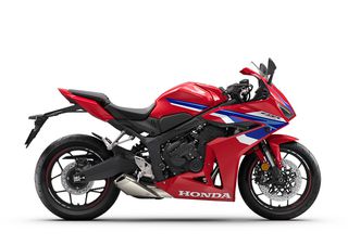 Honda CBR 650 2026 CBR650R E-CLUTCH - ANAMENETAI TIMH