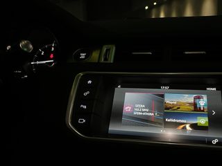 Land Rover Range Rover 2017 Black edition panorama-thumb-3