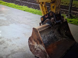 Εκσκαφέας Με Λάστιχα Komatsu 2009 PW200-thumb-4