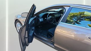 Jaguar XF 2016-thumb-6