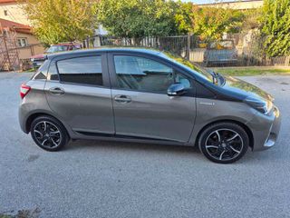 Toyota Yaris 2017 BI-TONE-thumb-1