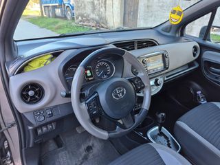 Toyota Yaris 2017 BI-TONE-thumb-4